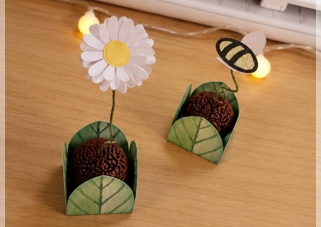 Arquivo de Corte Forminhas Flor e Abelha